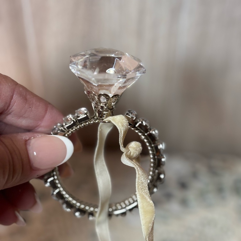 Pier 1 Diamond Ring White Sparkle Heels and Key Ornament